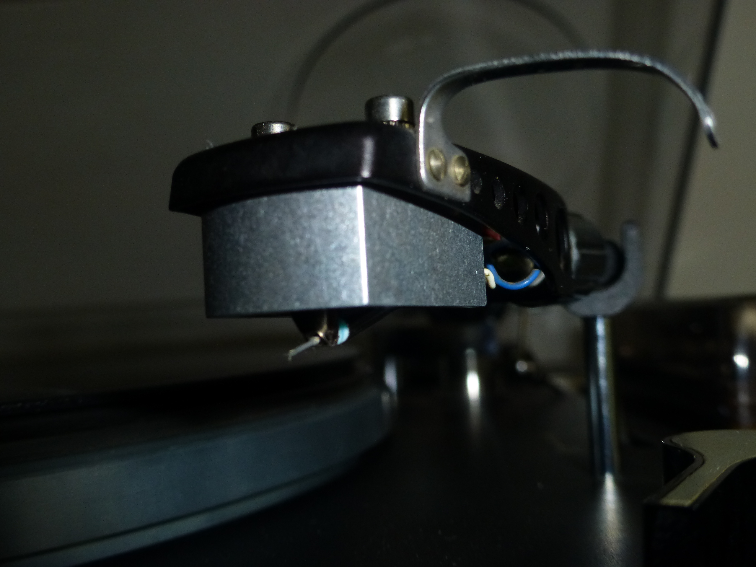 Turntable tonearm and cartridge